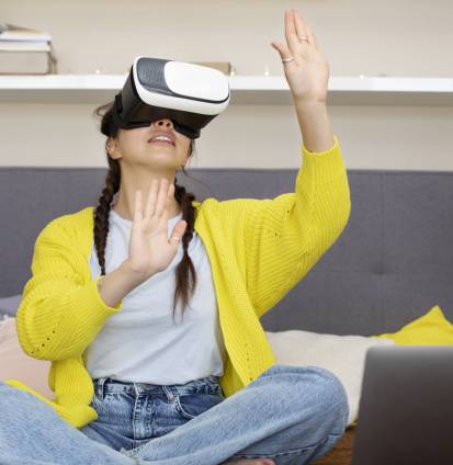 young-woman-enjoying-new-technology-vr-glasses
